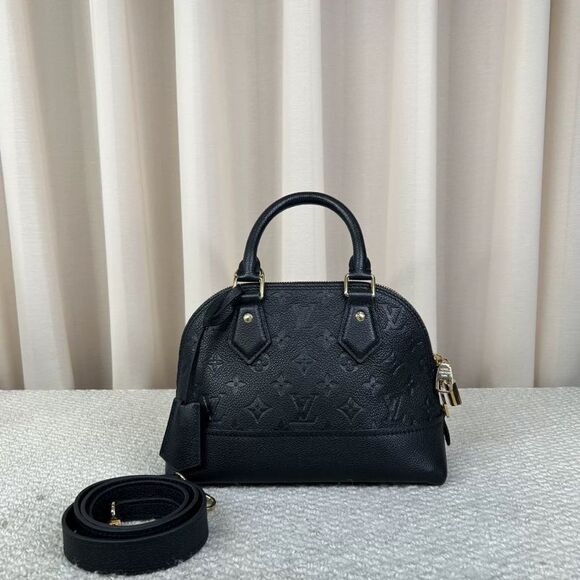 Louis Vuitton Handbags - Louis Vuitton Women Pre-Loved Bag Very Good Condition